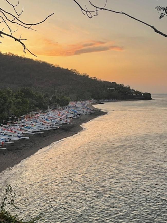 Life In Amed Beach Hotel Exteriör bild